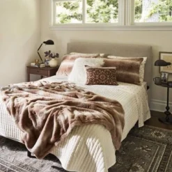 Londonberry Turned Metal Accent Table Black - Threshold -Furniture Sales Store GUEST 44ede14b fd70 499f 8598 6900caa64fb1